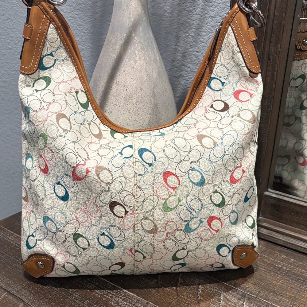 Coach 2010 collection Cream and Brown Shoulder Bag with Green Accent - Picture 3 of 12